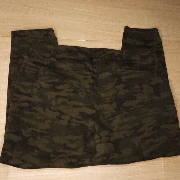 A.N.A Plus Green Camouflage Skinny Jeans 18W - Picture 2 of 9